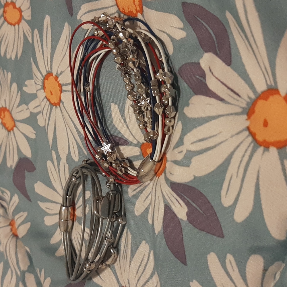 Magnetic style bracelets